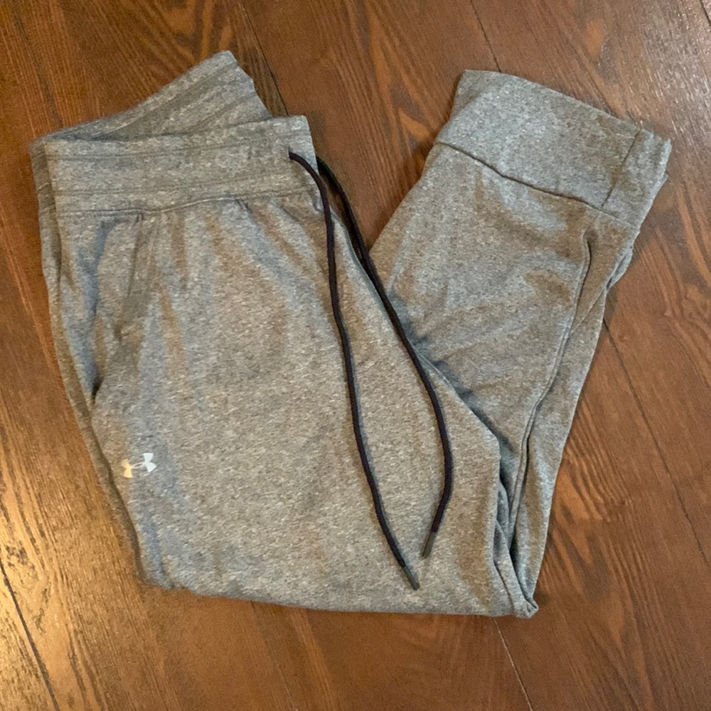 Under Armour Cropped Joggers Size Medium